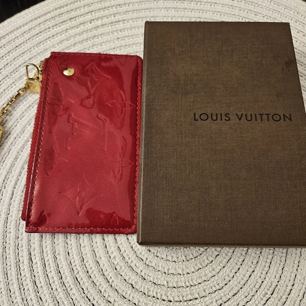 Louis Vuitton Vernis Key Pouch – Red | Gold HW - Picture 2 of 8